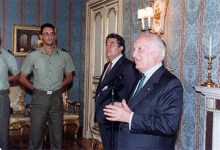 Delegazione di ufficiali e militari di truppa della Scuola di Artiglieria Contraerei dell'Esercito, in servizio di guardia d'onore al Palazzo del Quirinale