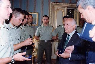 Delegazione di ufficiali e militari di truppa della Scuola di Artiglieria Contraerei dell'Esercito, in servizio di guardia d'onore al Palazzo del Quirinale