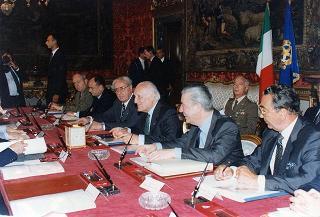 Intervento del Presidente della Repubblica Oscar Luigi Scalfaro alla riunione del Consiglio Supremo di Difesa