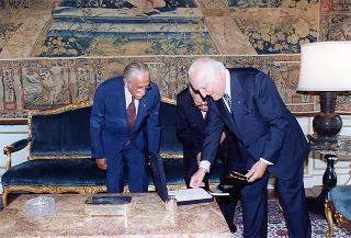 Gen. Giuseppe Ioli, presidente dell'Unione Nazionale Italiana Reduci Russia, con alcuni esponenti del sodalizio