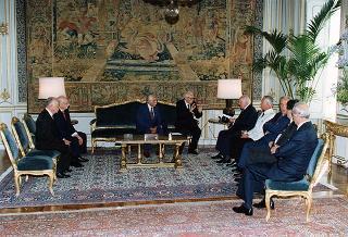 Gen. Giuseppe Ioli, presidente dell'Unione Nazionale Italiana Reduci Russia, con alcuni esponenti del sodalizio