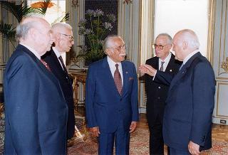 Gen. Giuseppe Ioli, presidente dell'Unione Nazionale Italiana Reduci Russia, con alcuni esponenti del sodalizio