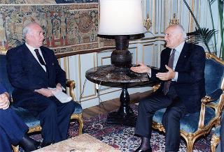 Il Presidente della Repubblica Oscar Luigi Scalfaro incontra il prof. Giorgio Salvini, ministro dell'università e della ricerca scientifica e tecnologica, con esponenti del mondo della ricerca e dell'università