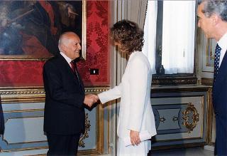 Il Presidente della Repubblica Oscar Luigi Scalfaro riceve Alessandra Guerra, presidente della Conferenza dei presidenti delle Regioni e delle Province Autonome, ed i componenti la Conferenza