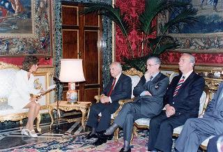 Il Presidente della Repubblica Oscar Luigi Scalfaro riceve Alessandra Guerra, presidente della Conferenza dei presidenti delle Regioni e delle Province Autonome, ed i componenti la Conferenza