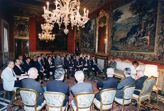 Il Presidente della Repubblica Oscar Luigi Scalfaro riceve Alessandra Guerra, presidente della Conferenza dei presidenti delle Regioni e delle Province Autonome, ed i componenti la Conferenza