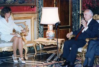 Il Presidente della Repubblica Oscar Luigi Scalfaro riceve Alessandra Guerra, presidente della Conferenza dei presidenti delle Regioni e delle Province Autonome, ed i componenti la Conferenza