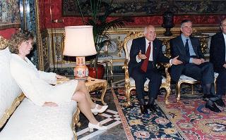Il Presidente della Repubblica Oscar Luigi Scalfaro riceve Alessandra Guerra, presidente della Conferenza dei presidenti delle Regioni e delle Province Autonome, ed i componenti la Conferenza