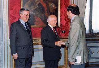 Il Presidente della Repubblica Oscar Luigi Scalfaro riceve Alessandra Guerra, presidente della Conferenza dei presidenti delle Regioni e delle Province Autonome, ed i componenti la Conferenza