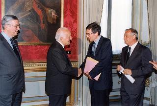 Il Presidente della Repubblica Oscar Luigi Scalfaro riceve Alessandra Guerra, presidente della Conferenza dei presidenti delle Regioni e delle Province Autonome, ed i componenti la Conferenza