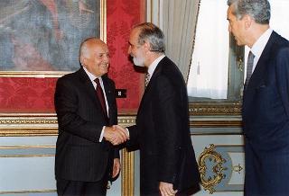 Il Presidente della Repubblica Oscar Luigi Scalfaro  com Enzo Iacopino, presidente dell'Associazione stampa parlamentare