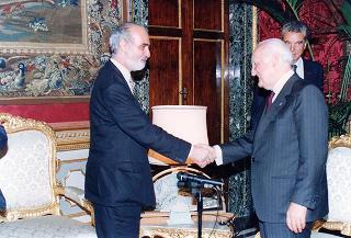 Il Presidente della Repubblica Oscar Luigi Scalfaro  com Enzo Iacopino, presidente dell'Associazione stampa parlamentare