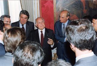 Il Presidente della Repubblica Oscar Luigi Scalfaro  com Enzo Iacopino, presidente dell'Associazione stampa parlamentare