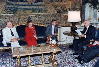 Il Presidente della Repubblica Oscar Luigi Scalfaro riceve la visita di una delegazione di parlamentari che hanno recentemente effettuato un viaggio in Cambogia