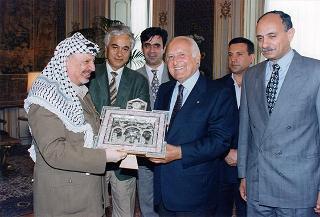 Incontro del Presidente della Repubblica Oscar Luigi Scalfaro con Yasser Arafat, Presidente dell'Autorità Nazionale Palestinese