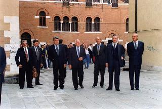 Intervento del Presidente della Repubblica a Venezia per assistere alla Regata Storica e alla proiezione del film "Par-dela les nuages", presentato nell'ambito della 52^ Mostra internazionale d'arte cinematografica