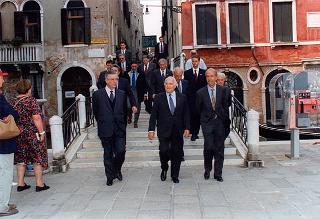 Intervento del Presidente della Repubblica a Venezia per assistere alla Regata Storica e alla proiezione del film "Par-dela les nuages", presentato nell'ambito della 52^ Mostra internazionale d'arte cinematografica