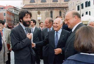 Intervento del Presidente della Repubblica a Venezia per assistere alla Regata Storica e alla proiezione del film "Par-dela les nuages", presentato nell'ambito della 52^ Mostra internazionale d'arte cinematografica