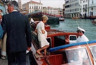 Intervento del Presidente della Repubblica a Venezia per assistere alla Regata Storica e alla proiezione del film "Par-dela les nuages", presentato nell'ambito della 52^ Mostra internazionale d'arte cinematografica