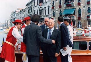 Intervento del Presidente della Repubblica a Venezia per assistere alla Regata Storica e alla proiezione del film "Par-dela les nuages", presentato nell'ambito della 52^ Mostra internazionale d'arte cinematografica