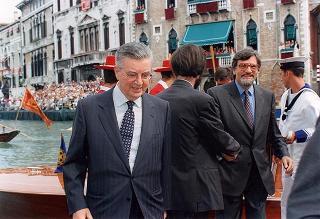 Intervento del Presidente della Repubblica a Venezia per assistere alla Regata Storica e alla proiezione del film "Par-dela les nuages", presentato nell'ambito della 52^ Mostra internazionale d'arte cinematografica