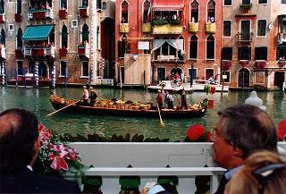 Intervento del Presidente della Repubblica a Venezia per assistere alla Regata Storica e alla proiezione del film "Par-dela les nuages", presentato nell'ambito della 52^ Mostra internazionale d'arte cinematografica