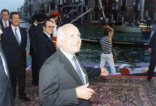 Intervento del Presidente della Repubblica a Venezia per assistere alla Regata Storica e alla proiezione del film "Par-dela les nuages", presentato nell'ambito della 52^ Mostra internazionale d'arte cinematografica
