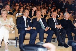 Intervento del Presidente della Repubblica a Venezia per assistere alla Regata Storica e alla proiezione del film "Par-dela les nuages", presentato nell'ambito della 52^ Mostra internazionale d'arte cinematografica