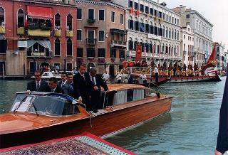 Intervento del Presidente della Repubblica a Venezia per assistere alla Regata Storica e alla proiezione del film "Par-dela les nuages", presentato nell'ambito della 52^ Mostra internazionale d'arte cinematografica