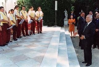 Giovani componenti il concerto bandistico "I ragazzi di Don Bosco" e successiva colazione