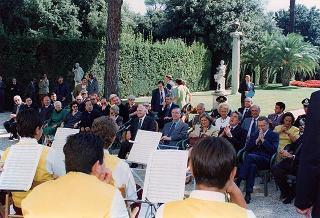 Giovani componenti il concerto bandistico "I ragazzi di Don Bosco" e successiva colazione