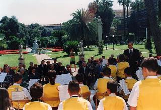 Giovani componenti il concerto bandistico "I ragazzi di Don Bosco" e successiva colazione