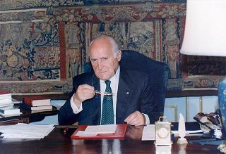 Messaggio del Presidente della Repubblica agli studenti in occasione dell'apertura dell'anno scolastico 1995-1996