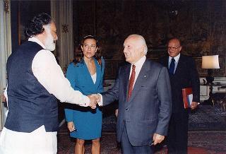 Incontro del Presidente della Repubblica Oscar Luigi Scalfaro con Sardar Asif Ahmed Ali, ministro degli esteri della Repubblica Islamica del Pakistan