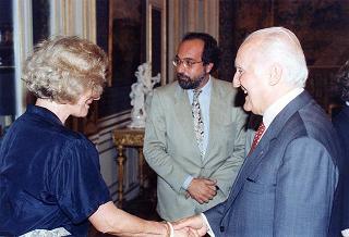 Incontro del Presidente della Repubblica Oscar Luigi Scalfaro con Giuseppe Giulietti e alcuni componenti il Comitato interparlamentare per la tutela e la libertà dell'informazione