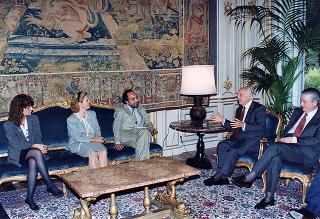 Incontro del Presidente della Repubblica Oscar Luigi Scalfaro con Giuseppe Giulietti e alcuni componenti il Comitato interparlamentare per la tutela e la libertà dell'informazione