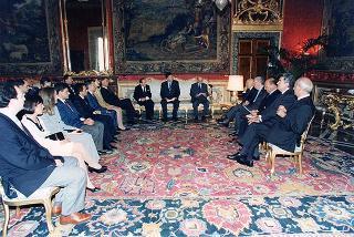 Incontro del Presidente della Repubblica Oscar Luigi Scalfaro con l'on. avv. Angelo Bernassola, presidente del Centro esperienze internazionali, e una delegazione dei funzionari italiani che prestano servizio presso le Organizzazioni internazionali