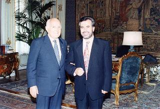 Incontro del Presidente della Repubblica Oscar Luigi Scalfaro con il Pastore Ignazio Barbuscia, dell'Unione italiana delle Chiese cristiane avventiste del 7° giorno