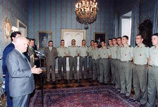 Delegazione di ufficiali e allievi della Scuola di cavalleria, in servizio di guardia d'onore al Palazzo del Quirinale