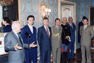 Delegazione di ufficiali e allievi della Scuola di cavalleria, in servizio di guardia d'onore al Palazzo del Quirinale