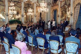 Il Presidente della Repubblica Oscar Luigi Scalfaro riceve in udienza Franca Pellini Gabardini, presidente dell'Associazione nazionale emodializzati, con una delegazione del sodalizio