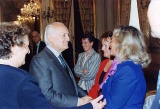 Il Presidente della Repubblica Oscar Luigi Scalfaro riceve in udienza Franca Pellini Gabardini, presidente dell'Associazione nazionale emodializzati, con una delegazione del sodalizio