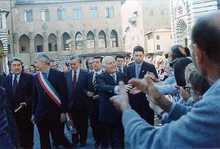 Visita del Presidente della Repubblica alla città di Pistoia e intervento a Montecatini al Raduno dell'Associazione Nazionale Combattenti e Reduci