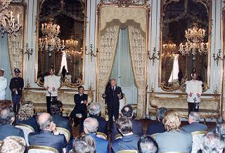 Il Presidente della Repubblica Oscar Luigi Scalfaro incontra Amato Ramondetti, presidente della Federazione delle Associazioni italiane alberghi e turismo, e una delegazione della Federalberghi, in occasione delle Giornata mondiale del turismo