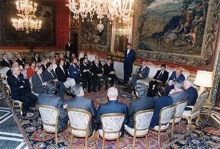 Incontro del Presidente della Repubblica Oscar Luigi Scalfaro con il prof. Antonio Paolucci, ministro per i beni culturali e ambientali, e con i promotori, curatori ed esponenti della Casa editrice dell'Edizione nazionale delle opere scritte di Piero della Francesca, per presentare l'opera