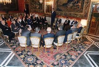 Incontro del Presidente della Repubblica Oscar Luigi Scalfaro con il prof. Antonio Paolucci, ministro per i beni culturali e ambientali, e con i promotori, curatori ed esponenti della Casa editrice dell'Edizione nazionale delle opere scritte di Piero della Francesca, per presentare l'opera