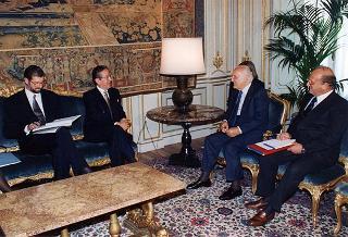 Il Presidente della Repubblica Oscar Luigi Scalfaro incontra Josè Ayala Lasso, Alto Commissario delle Nazioni Unite per i diritti dell'uomo