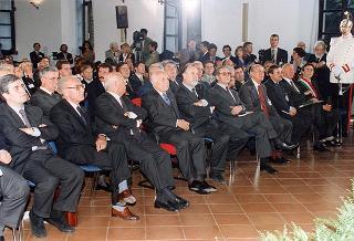 Il Presidente della Repubblica Oscar Luigi Scalfaro durante la sua partecipazione al Convegno &quot;Costruiamo insieme le nostre Regioni&quot; tenutosi nella sede delle Ex Scuderie di Palazzo Farnese a Caprarola (Viterbo)