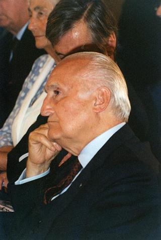 Intervento del Presidente della Repubblica alla cerimonia di consegna della Medaglia d'Oro al Merito alla Croce Rossa Italiana e delle "Medaglie Nightingale" preso dla sede del Comitato Centrale della Croce Rossa Italiana (Roma)