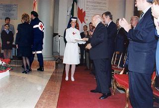 Intervento del Presidente della Repubblica alla cerimonia di consegna della Medaglia d'Oro al Merito alla Croce Rossa Italiana e delle "Medaglie Nightingale" preso dla sede del Comitato Centrale della Croce Rossa Italiana (Roma)